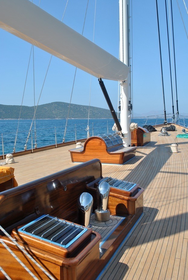 Yacht Regina, a Med Superyacht CHARTERWORLD Luxury Superyacht Charters